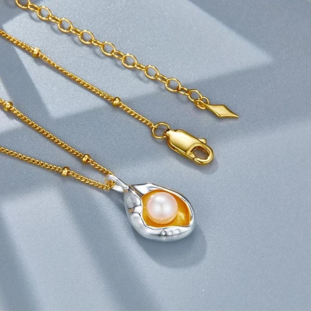 "OLIVIA" NECKLACE