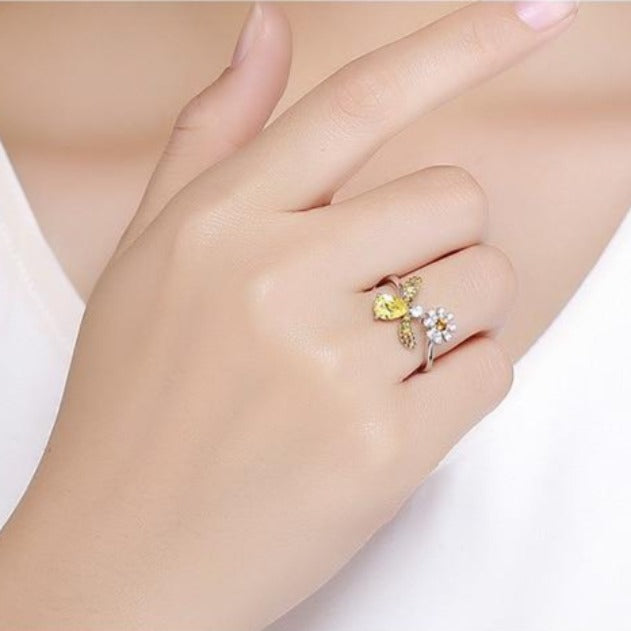 "Daisy" Silver Ring