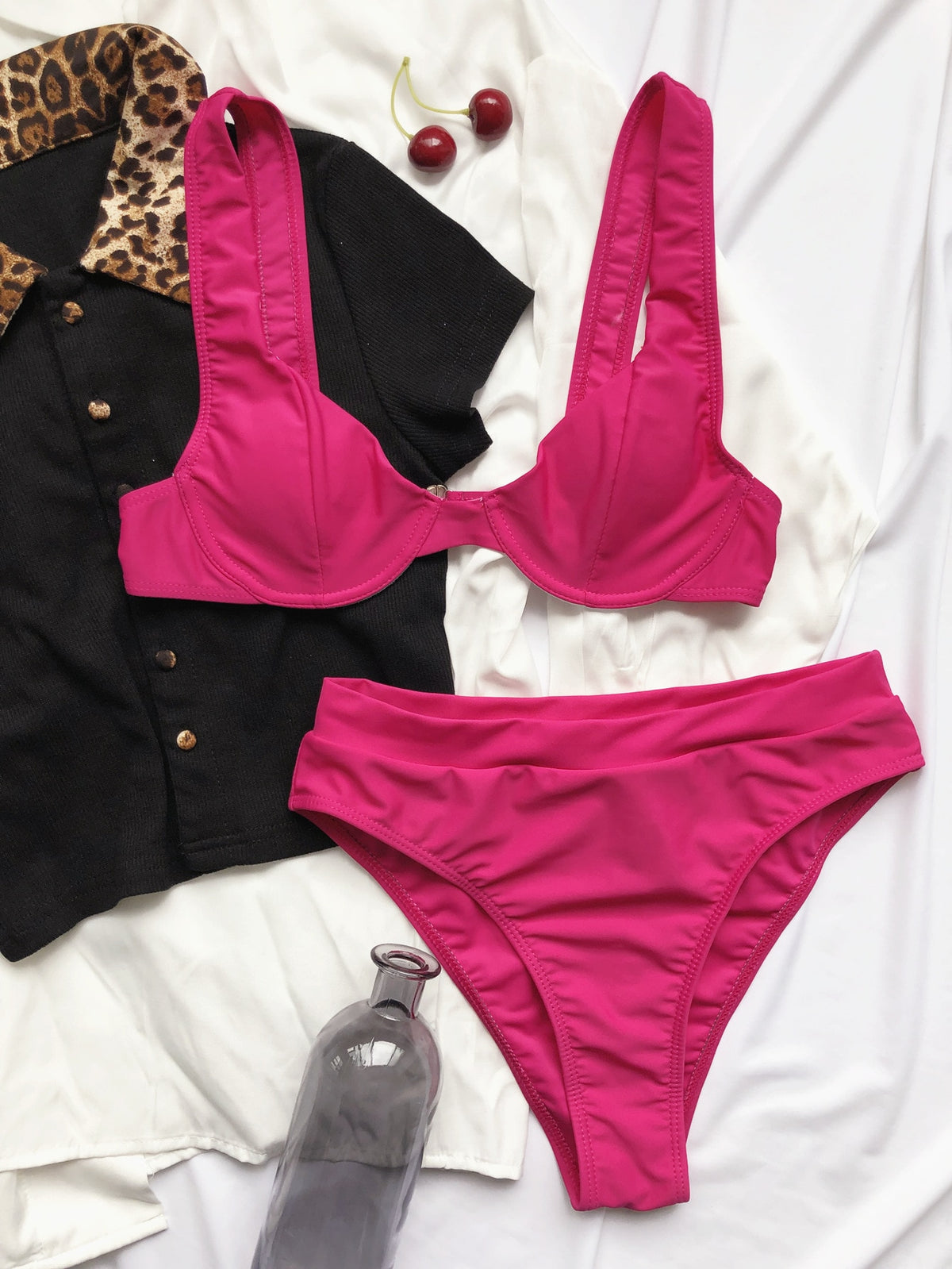 "PIKANTO" Underwire Bikini Set